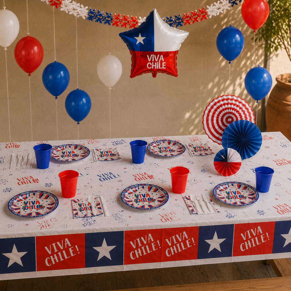 Pack cotillón Fiestas Patrias Mediano con globos, vasos, decoraciones y platos desechables